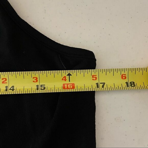 Papermoon Sleeveless Plunge black top - Picture 6 of 8